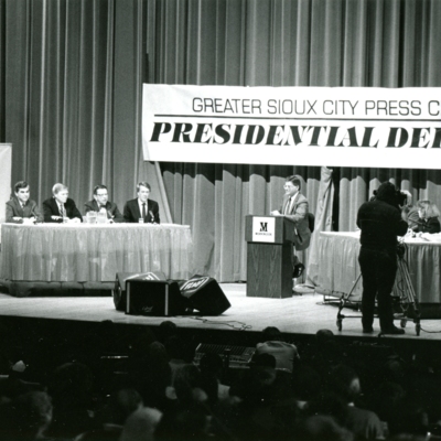Greater Sioux City Press Club Presidential Debate, Series of 7 Photos, 5 of 7